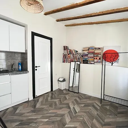 Apartment Charming With Fast Wifi And Ac Near Nisantasi And Taksim#5 *